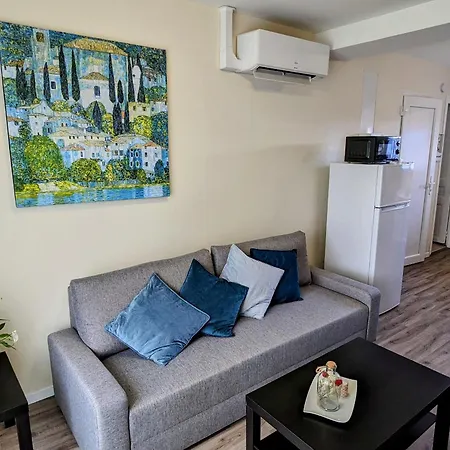 Thierville-sur-meuse, 2 Pieces, 2 Personnes - Fr-1-585-132 Hébergement de vacances *